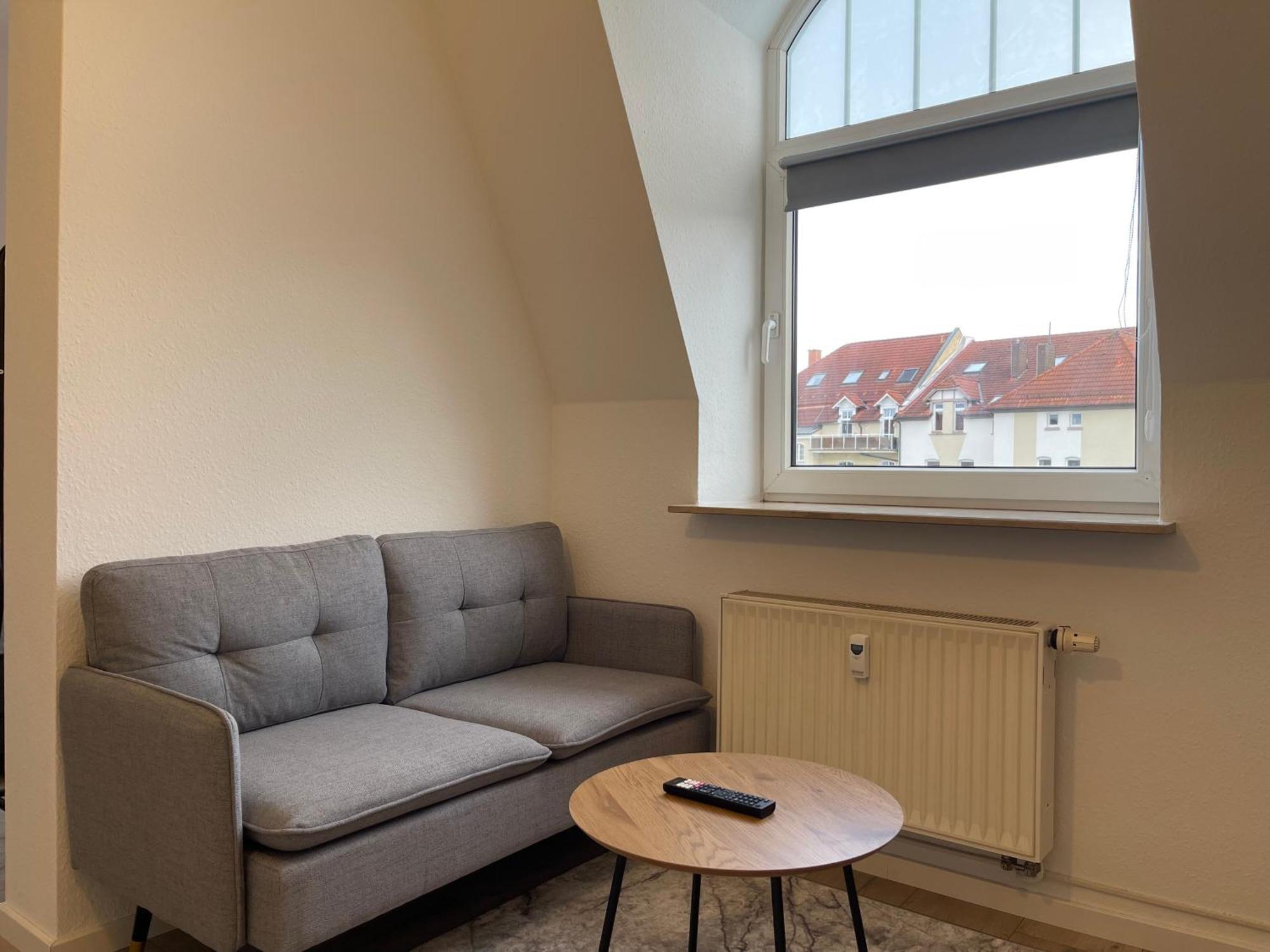 Raha Apartments - Modernes Studio-Apartment - Hbf - Gratis Parkplatz Erfurt Esterno foto