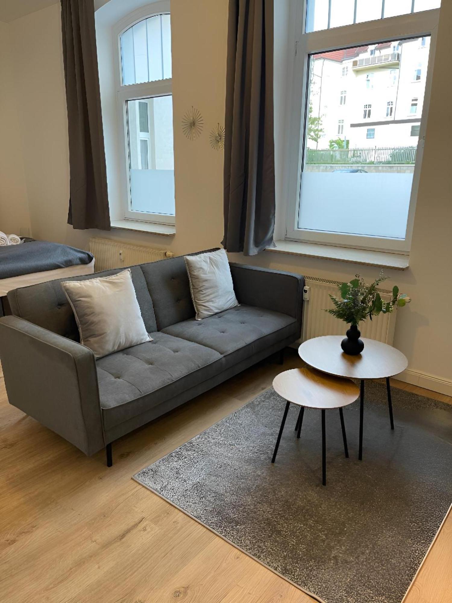 Raha Apartments - Modernes Studio-Apartment - Hbf - Gratis Parkplatz Erfurt Esterno foto