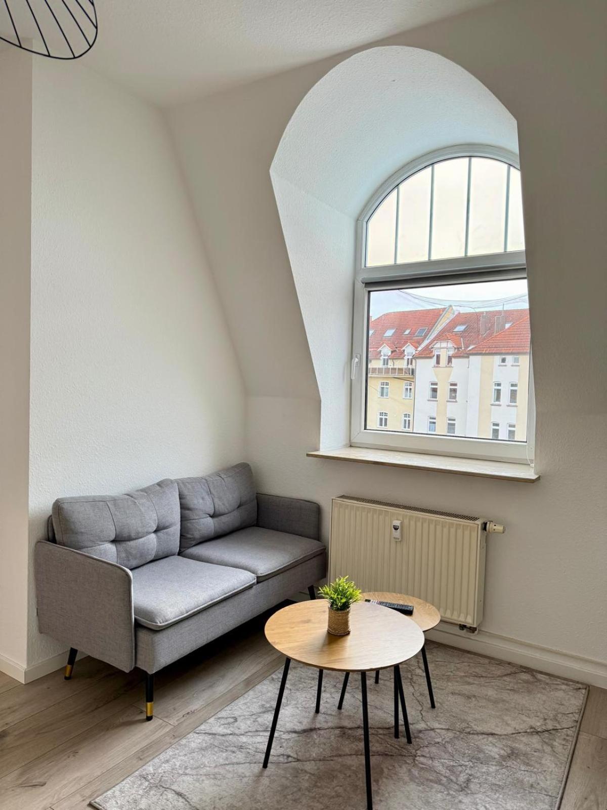 Raha Apartments - Modernes Studio-Apartment - Hbf - Gratis Parkplatz Erfurt Esterno foto