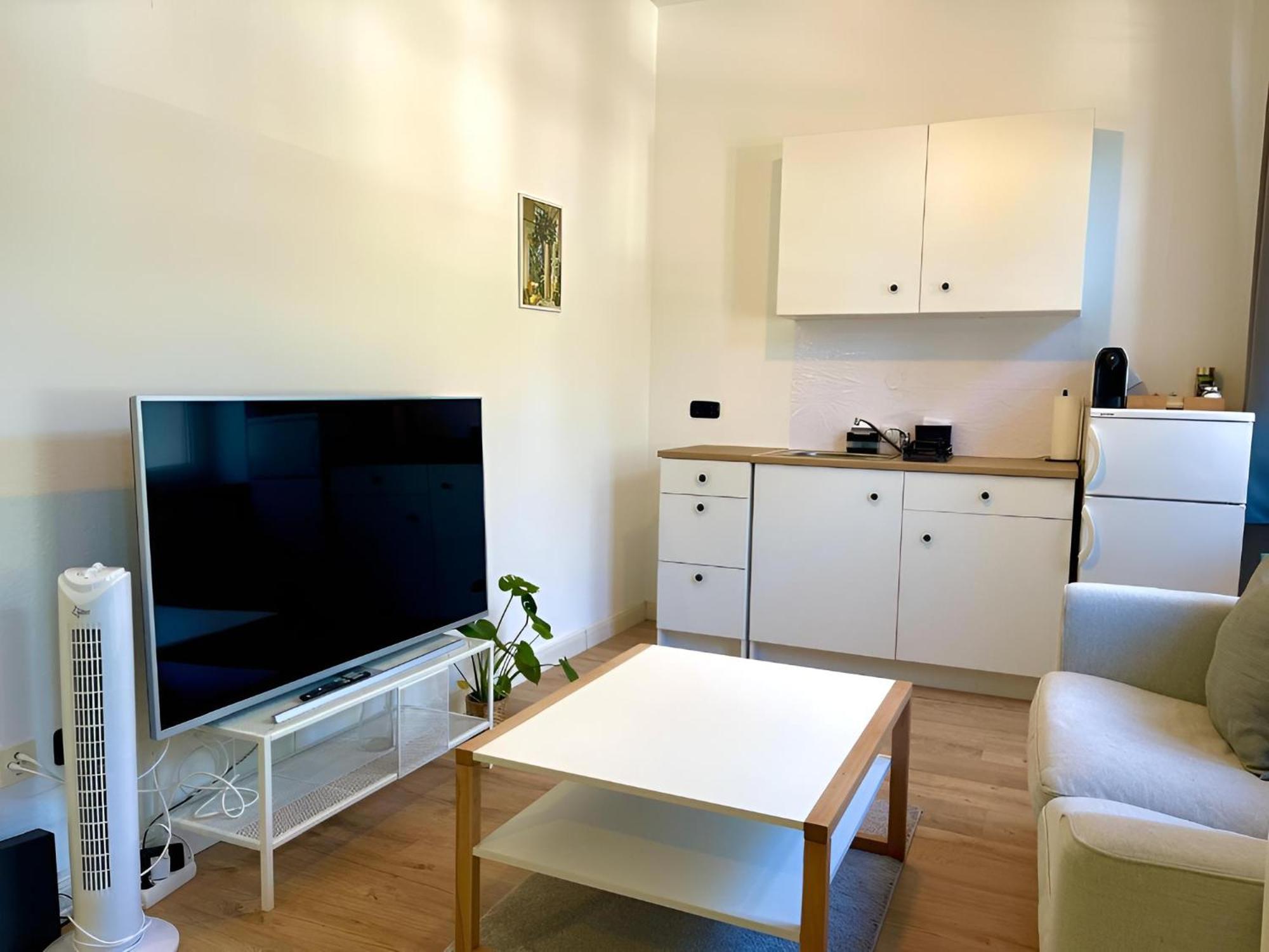 Raha Apartments - Modernes Studio-Apartment - Hbf - Gratis Parkplatz Erfurt Esterno foto