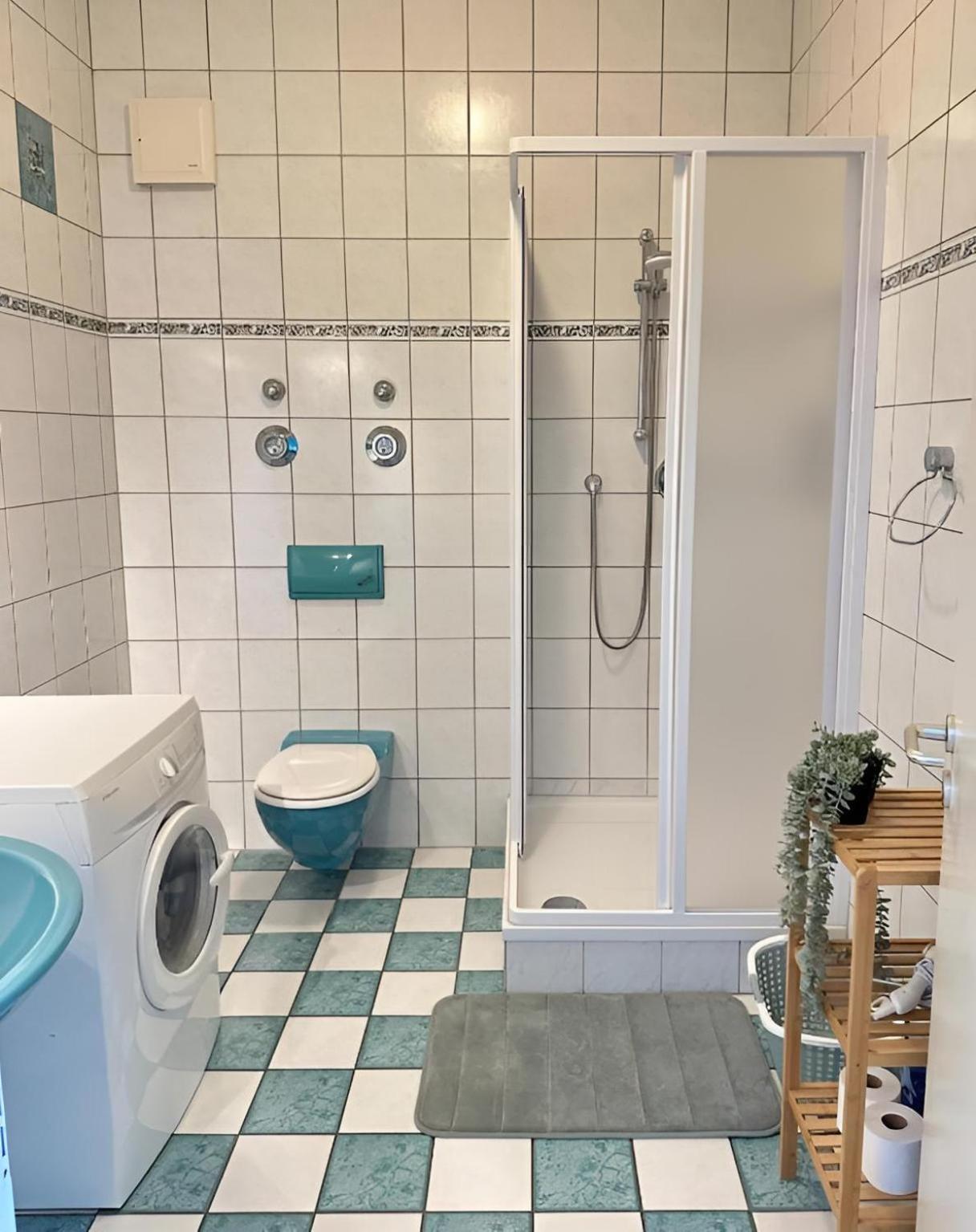 Raha Apartments - Modernes Studio-Apartment - Hbf - Gratis Parkplatz Erfurt Esterno foto