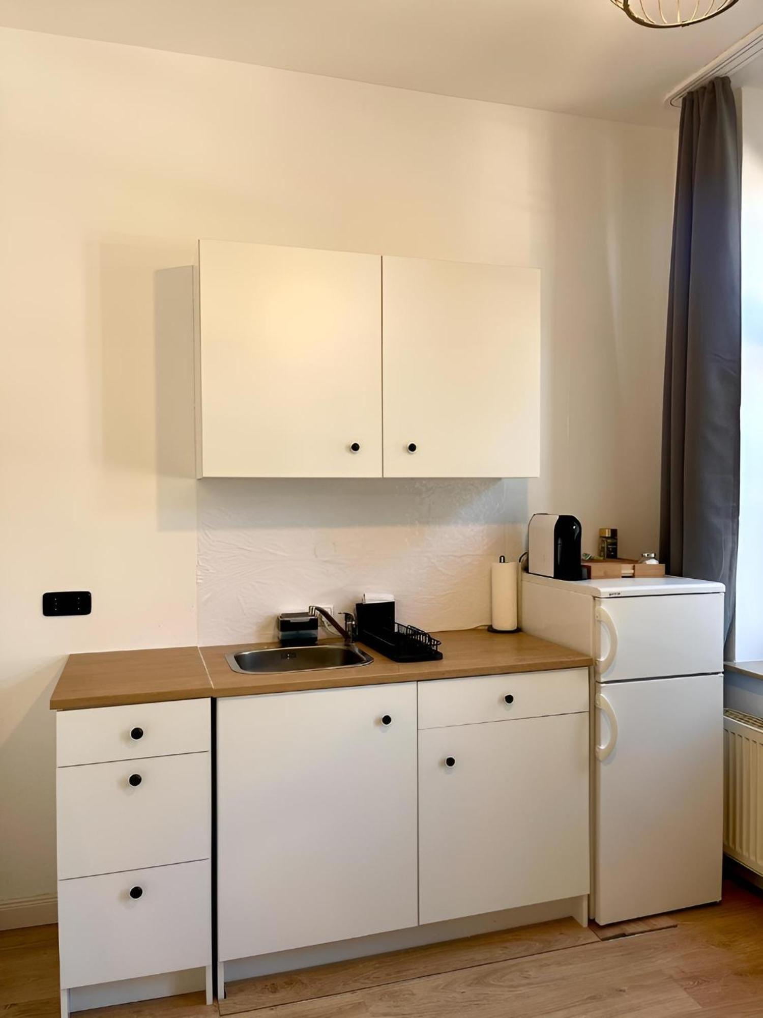 Raha Apartments - Modernes Studio-Apartment - Hbf - Gratis Parkplatz Erfurt Esterno foto