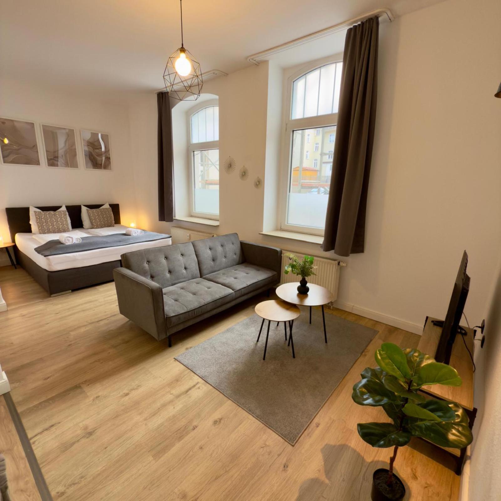 Raha Apartments - Modernes Studio-Apartment - Hbf - Gratis Parkplatz Erfurt Esterno foto