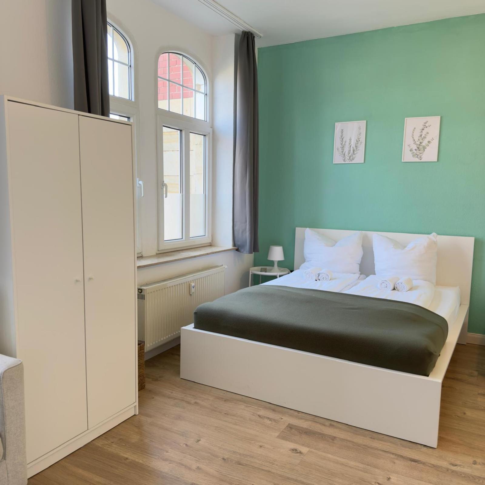 Raha Apartments - Modernes Studio-Apartment - Hbf - Gratis Parkplatz Erfurt Esterno foto