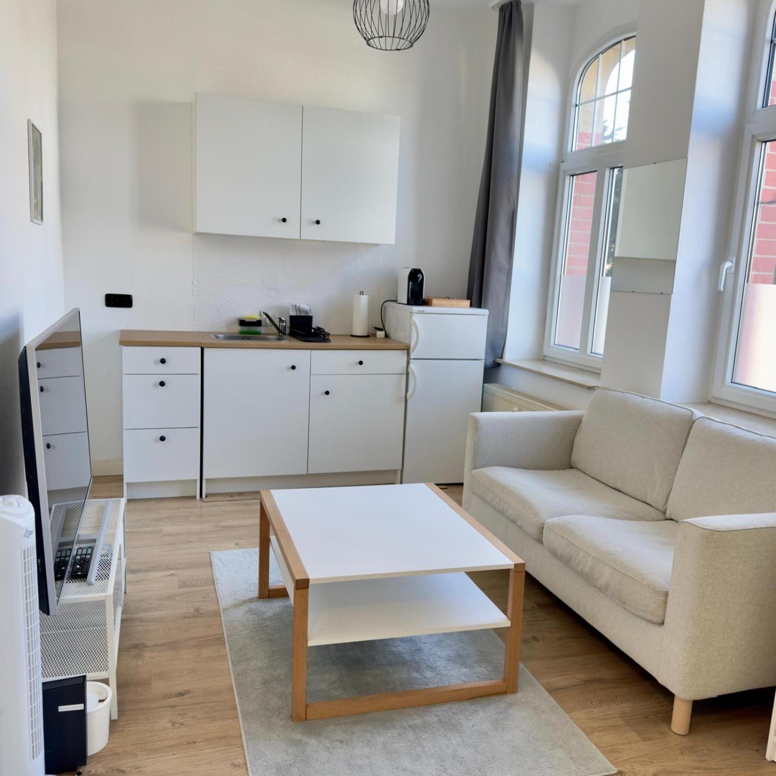 Raha Apartments - Modernes Studio-Apartment - Hbf - Gratis Parkplatz Erfurt Esterno foto